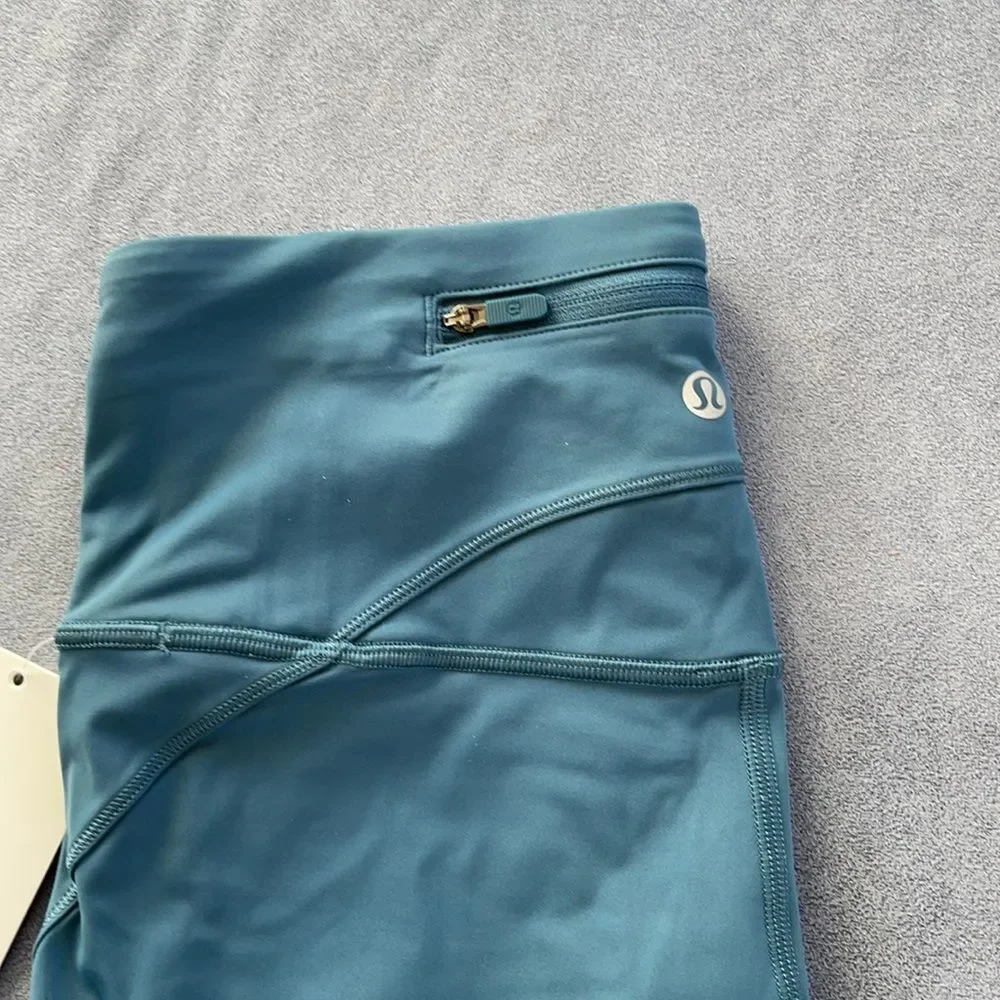 Lululemon hot pursuit HR crop 21” - Picture 4 of 7